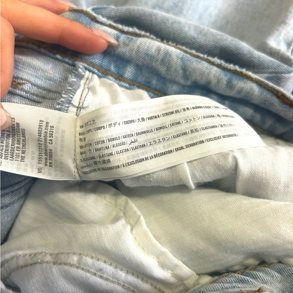 Abercrombie & Fitch Ultra High Rise 90’s Slim Straight Jeans Light Wash 27/4 L - Picture 16 of 16
